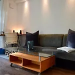 Stilvolle Mit Balkon & Parkplatz *
