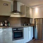 Daire Stilvolle Mit Balkon & Parkplatz *