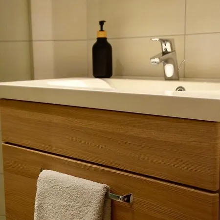 Stilvolle Mit Balkon & Parkplatz Apartment Rostock