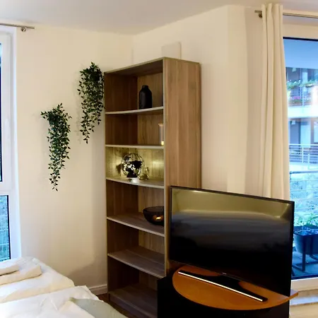 Apartment Stilvolle Mit Balkon & Parkplatz Rostock