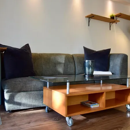 Stilvolle Mit Balkon & Parkplatz Rostock