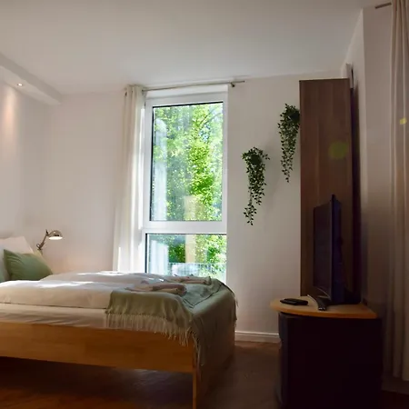 Stilvolle Mit Balkon & Parkplatz * רוסטוק