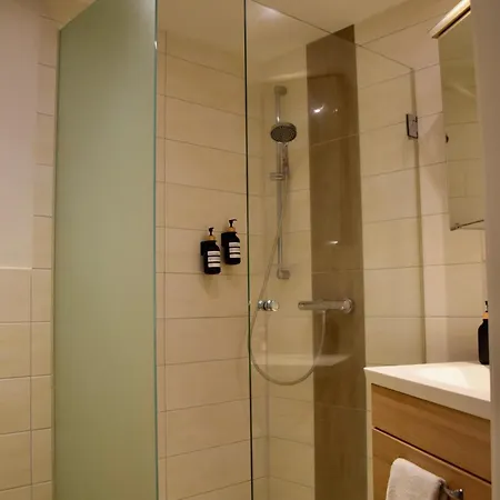 Stilvolle Mit Balkon & Parkplatz *